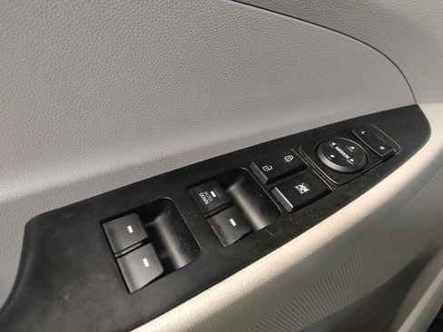 Used 2020 Hyundai Tucson SE image 27