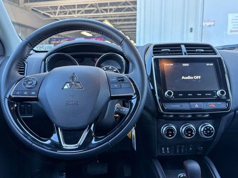 Used 2025 Mitsubishi Outlander Sport LE image 14
