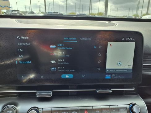 Used 2024 Hyundai Kona Limited image 11