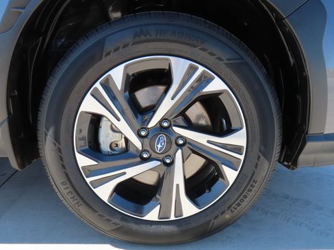 Used 2024 Subaru Crosstrek 2.0i Premium AWD/4WD image 11