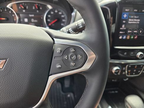 Used 2023 Chevrolet Traverse RS FWD image 33