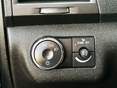 Used 2011 Chevrolet Traverse LT w/ Personal Connectivity Package AWD/4WD image 18