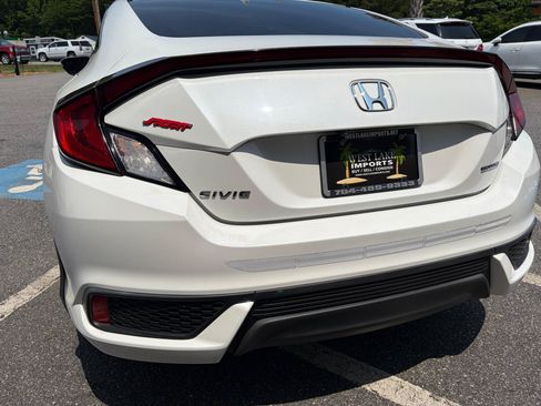 Used 2017 Honda Civic Touring image 9