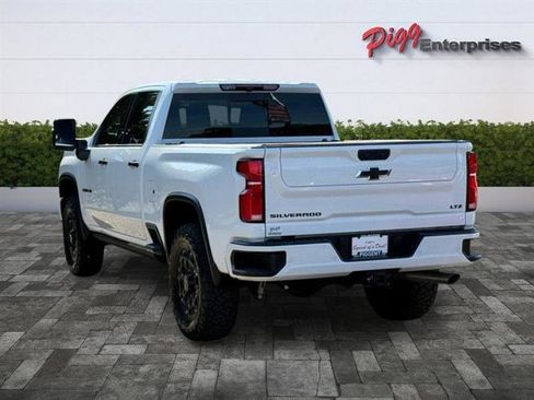 Used 2024 Chevrolet Silverado 2500 LTZ w/ LTZ Plus Package AWD/4WD image 2