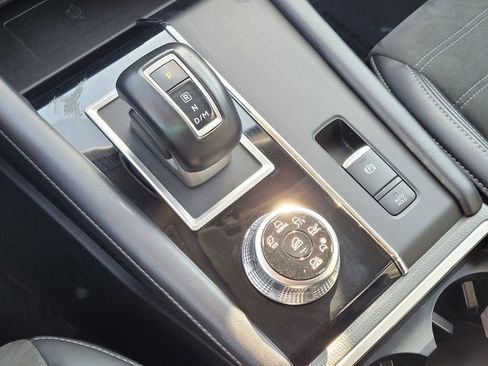 Used 2024 Mitsubishi Outlander SE image 27