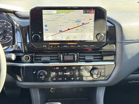 Used 2024 Nissan Pathfinder SL w/ SL Premium Package image 30