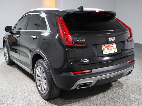 Used 2021 Cadillac XT4 Premium Luxury image 9