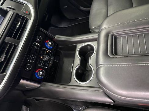 Used 2023 Chevrolet Suburban LT AWD/4WD image 32