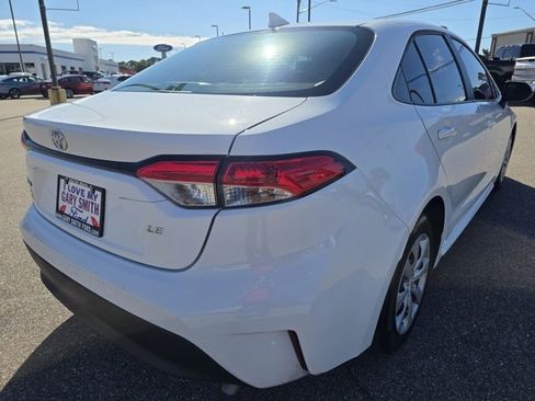 Used 2024 Toyota Corolla LE image 8