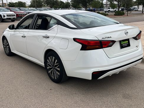 Used 2025 Nissan Altima 2.5 SV FWD image 6