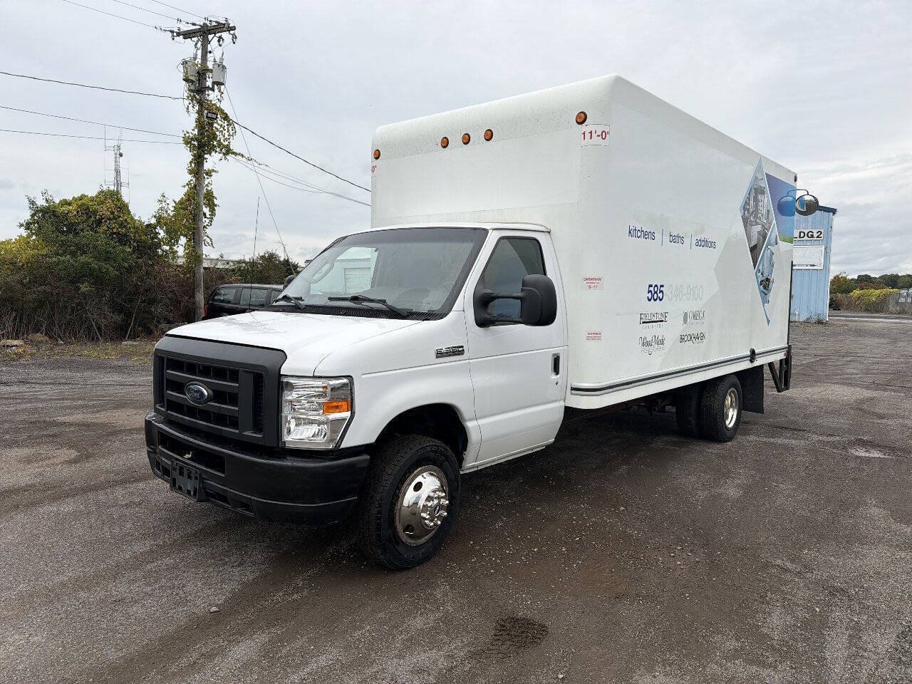 Used 2018 Ford E-350 and Econoline 350 Super Duty RWD image 5