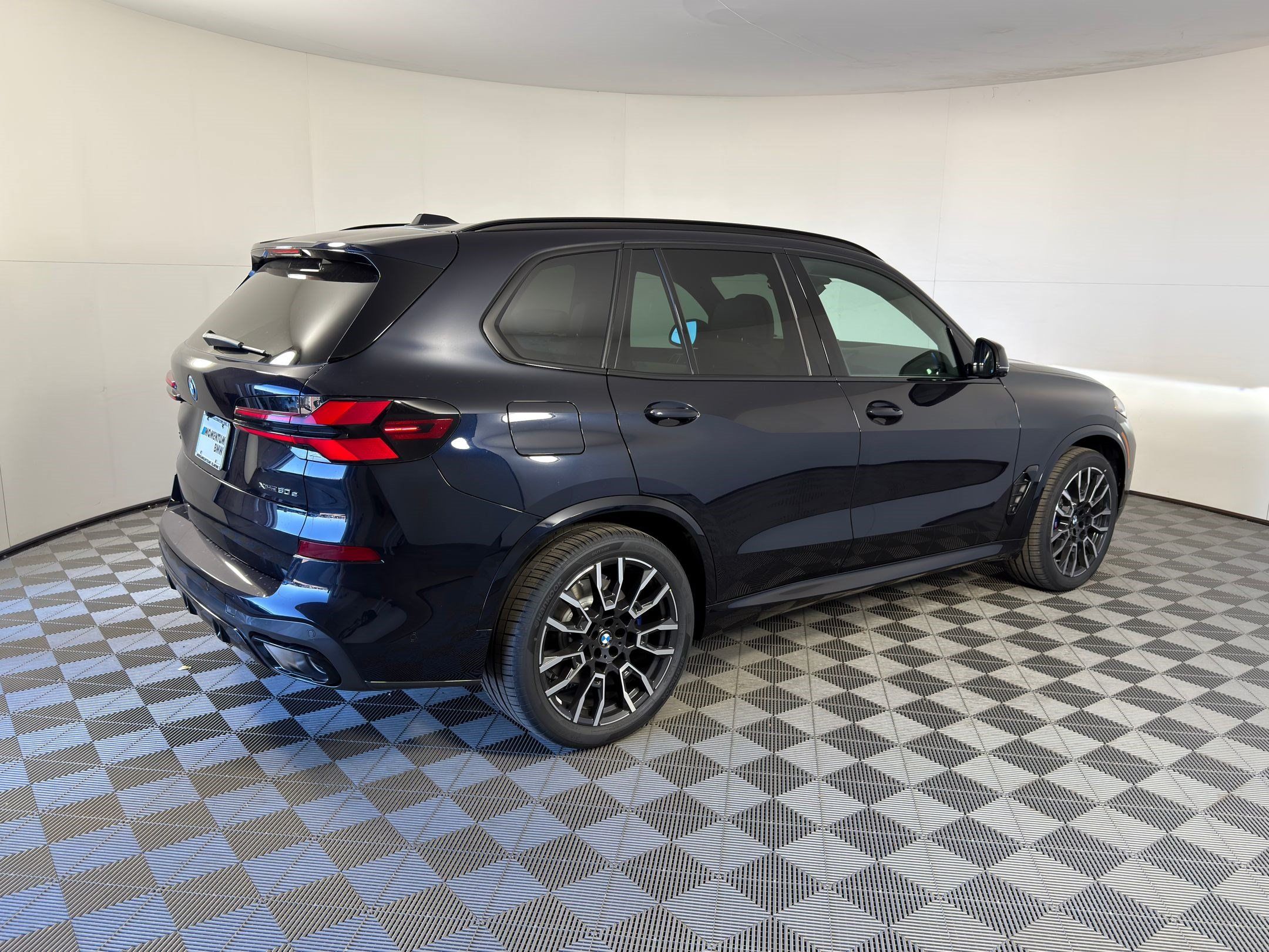 Used 2026 BMW X5 xDrive50e AWD/4WD image 7