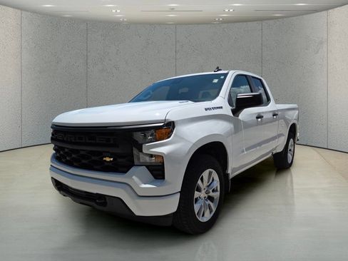 Used 2026 Chevrolet Silverado 1500 Custom RWD image 11