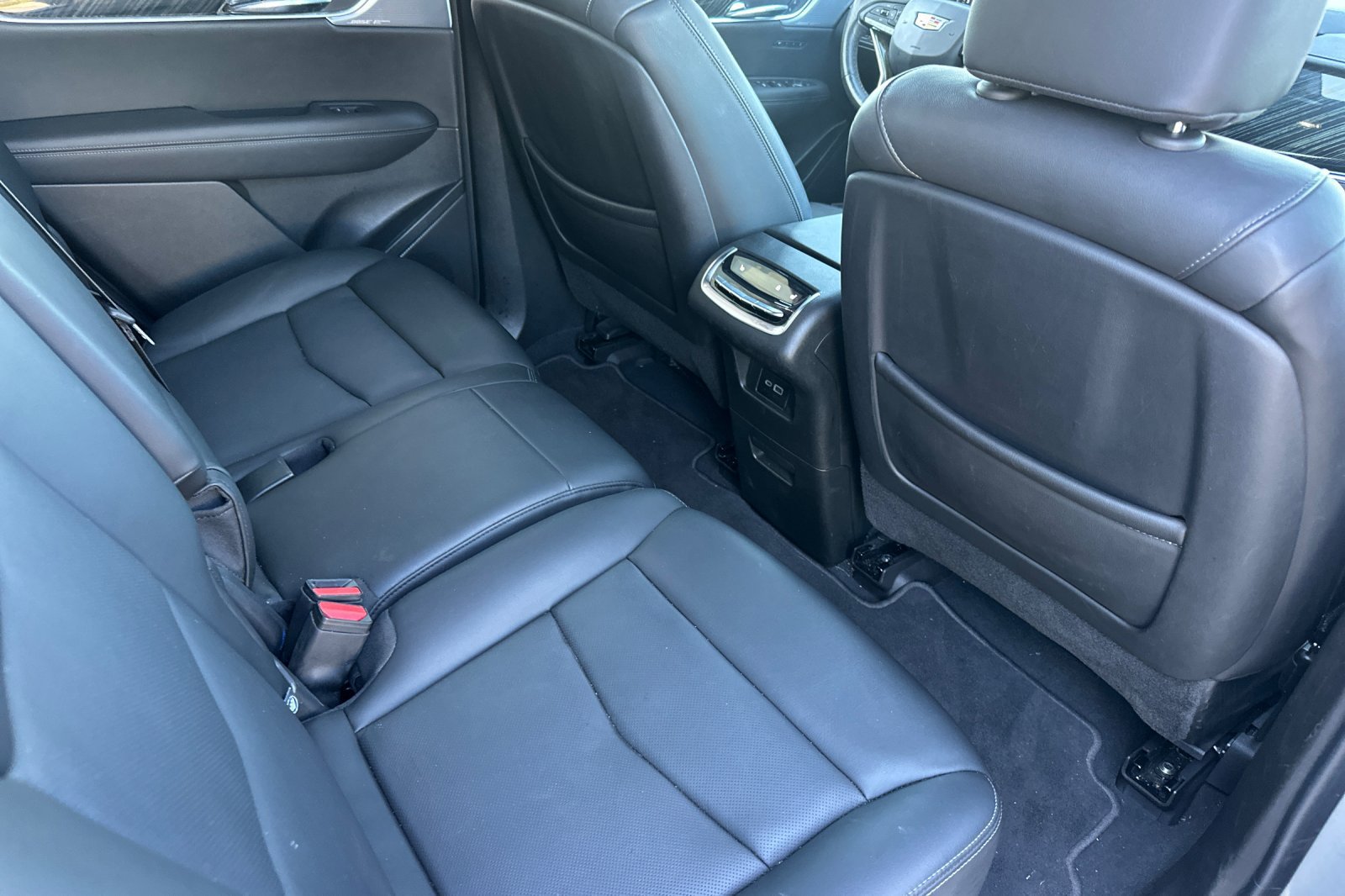 Certified 2024 Cadillac XT6 Premium Luxury w/ Technology Package FWD image 18