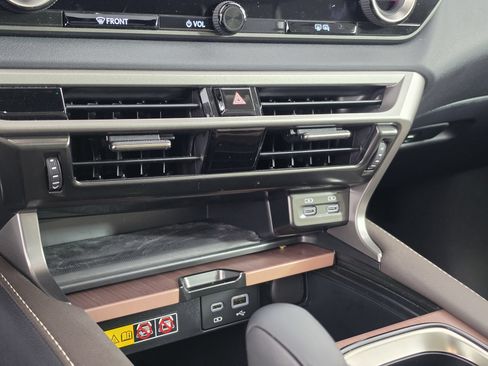 Used 2024 Lexus RX 350 Premium w/ Accessory Package (Z1) FWD image 15