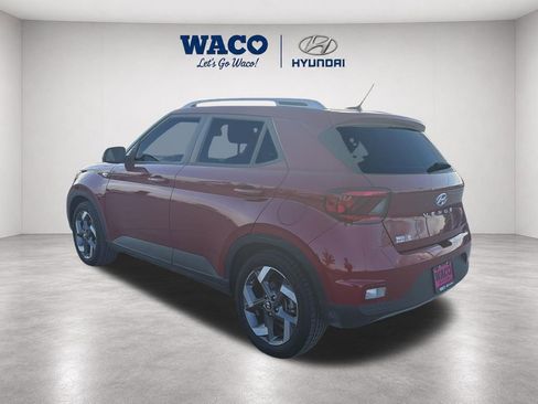 Used 2023 Hyundai Venue SEL w/ Cargo Package FWD image 9