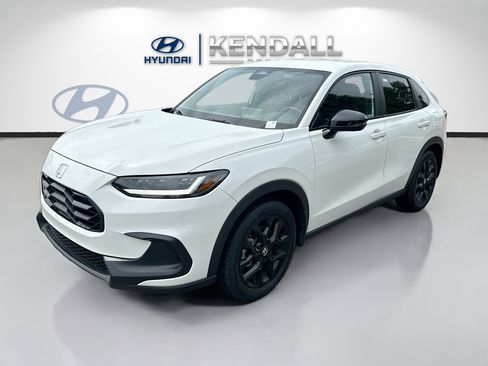 Used 2024 Honda HR-V Sport image 3