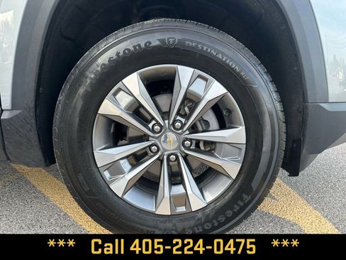 Used 2025 Chevrolet Equinox LT w/ Convenience Package II image 9