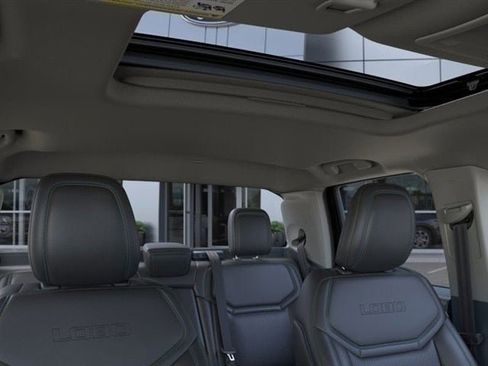 New 2025 Ford Maverick Lobo image 12