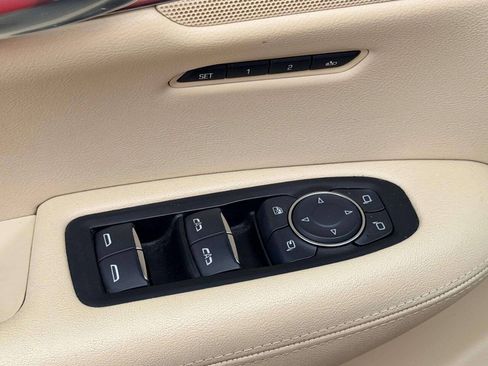 Used 2017 Cadillac XT5 Premium Luxury FWD image 16