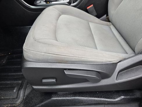 Used 2018 Chevrolet Colorado W/T image 22