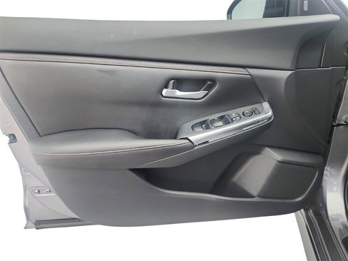 Used 2021 Nissan Sentra SR image 18