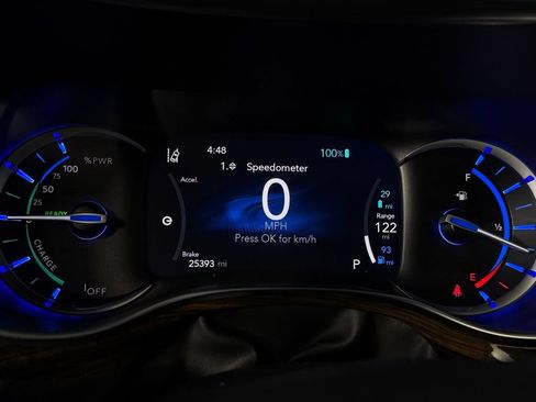 Used 2023 Chrysler Pacifica Pinnacle FWD image 19