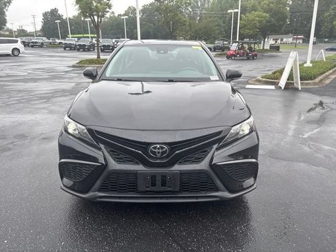 Used 2023 Toyota Camry SE FWD image 2