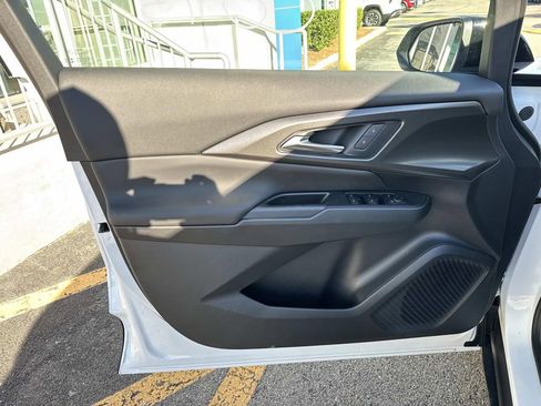 Used 2026 Chevrolet Equinox EV LT image 13