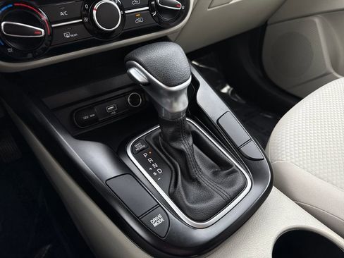 Used 2020 Kia Soul LX image 29