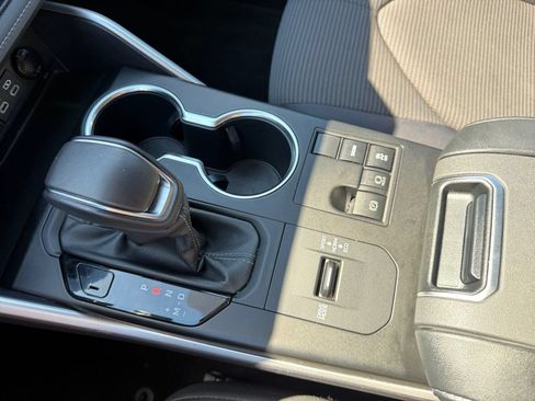 Used 2023 Toyota Highlander LE FWD image 27