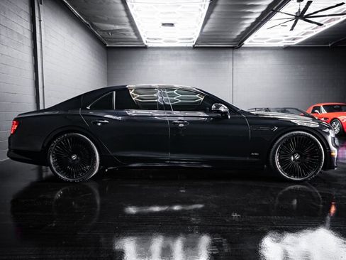 Used 2022 Bentley Flying Spur W12 image 9