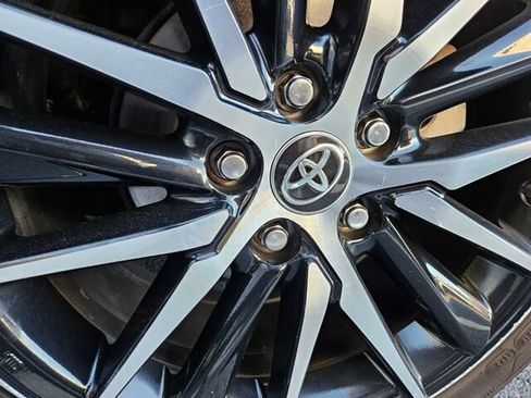 Used 2022 Toyota Camry SE image 15