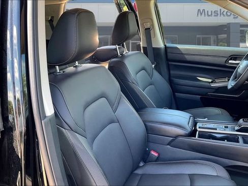 Used 2026 Nissan Pathfinder SL FWD image 29