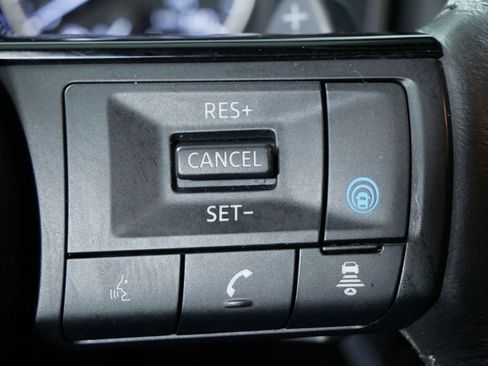 Used 2022 Nissan Rogue SL w/ SL Premium Package image 21