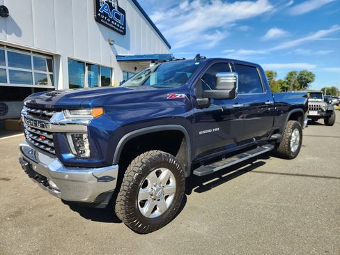 Used 2020 Chevrolet Silverado 2500 LTZ w/ LTZ Plus Package image 5