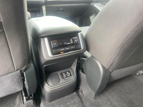 Used 2024 Subaru Ascent Premium w/ Convenience Package image 21