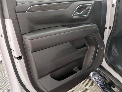 Used 2024 Chevrolet Suburban Z71 w/ Off-Road Capability Package image 15