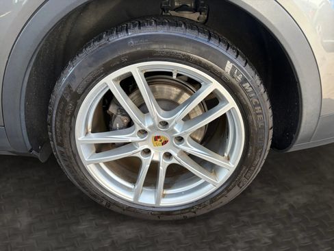 Used 2019 Porsche Cayenne AWD/4WD image 42