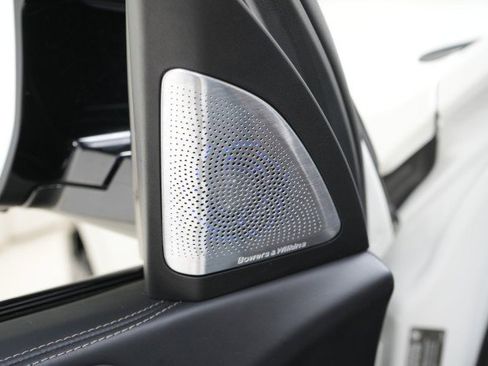 Used 2023 BMW X7 M60i w/ Executive Package image 39