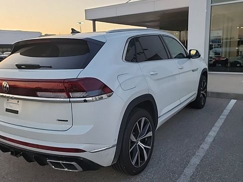 Used 2025 Volkswagen Atlas Cross Sport SEL Premium R-Line image 6