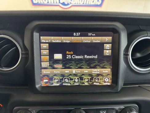 Used 2023 Jeep Wrangler Unlimited Sahara w/ Cold Weather Group AWD/4WD image 39