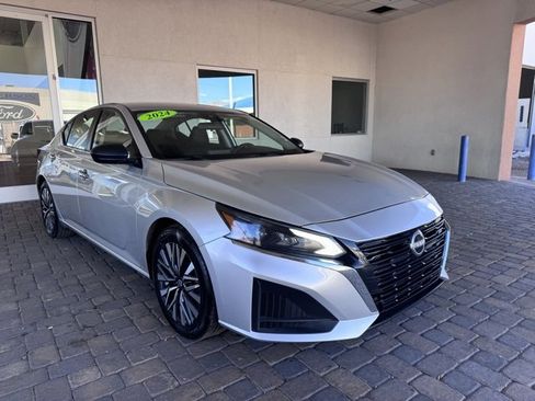 Used 2024 Nissan Altima 2.5 SV image 7