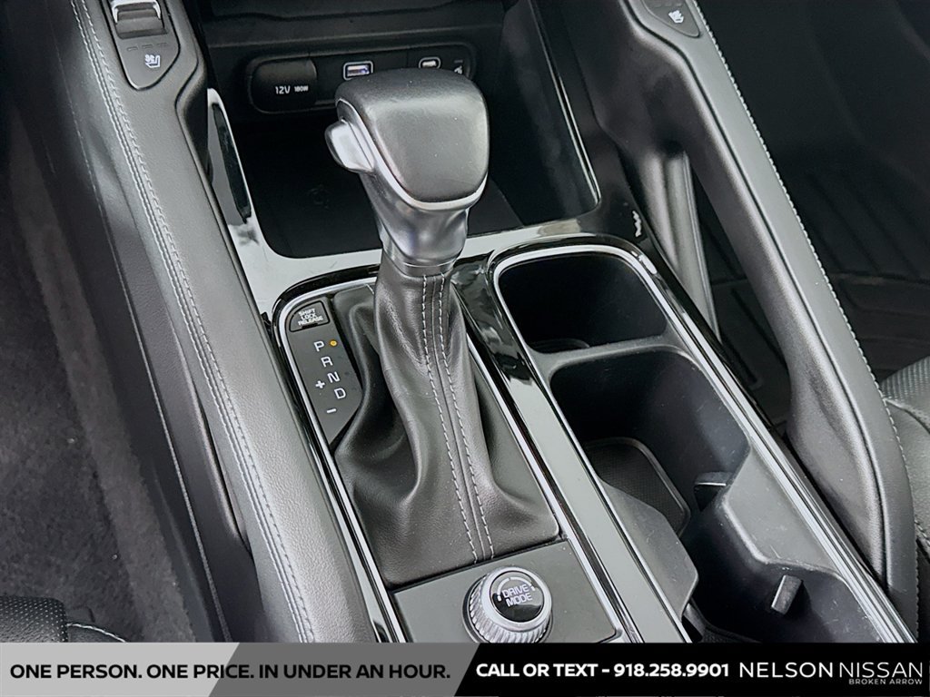 Used 2024 Kia Telluride EX w/ EX Captain's Chair Package FWD image 17