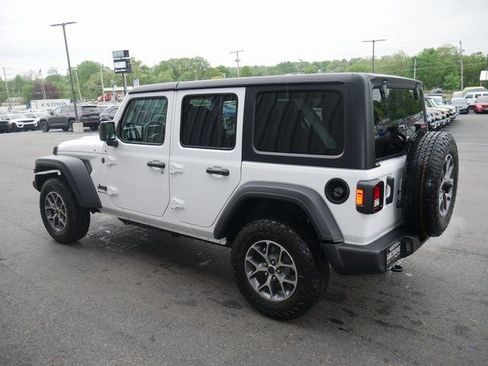 Used 2024 Jeep Wrangler Sport S image 9