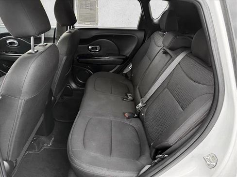 Used 2014 Kia Soul + image 15