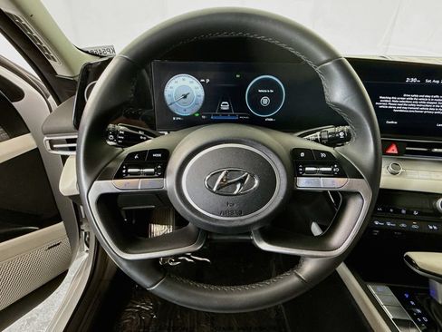 Used 2023 Hyundai Elantra Limited FWD image 12