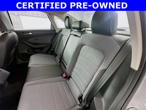 Used 2025 Volkswagen Jetta SE image 24