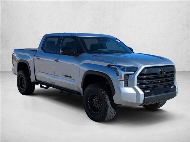 Used 2025 Toyota Tundra Limited AWD/4WD image 3