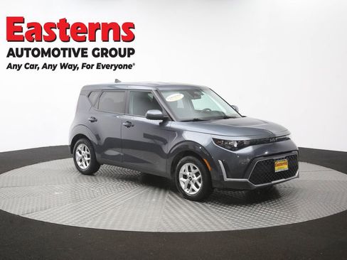 Used 2023 Kia Soul LX w/ LX Technology Package FWD image 47